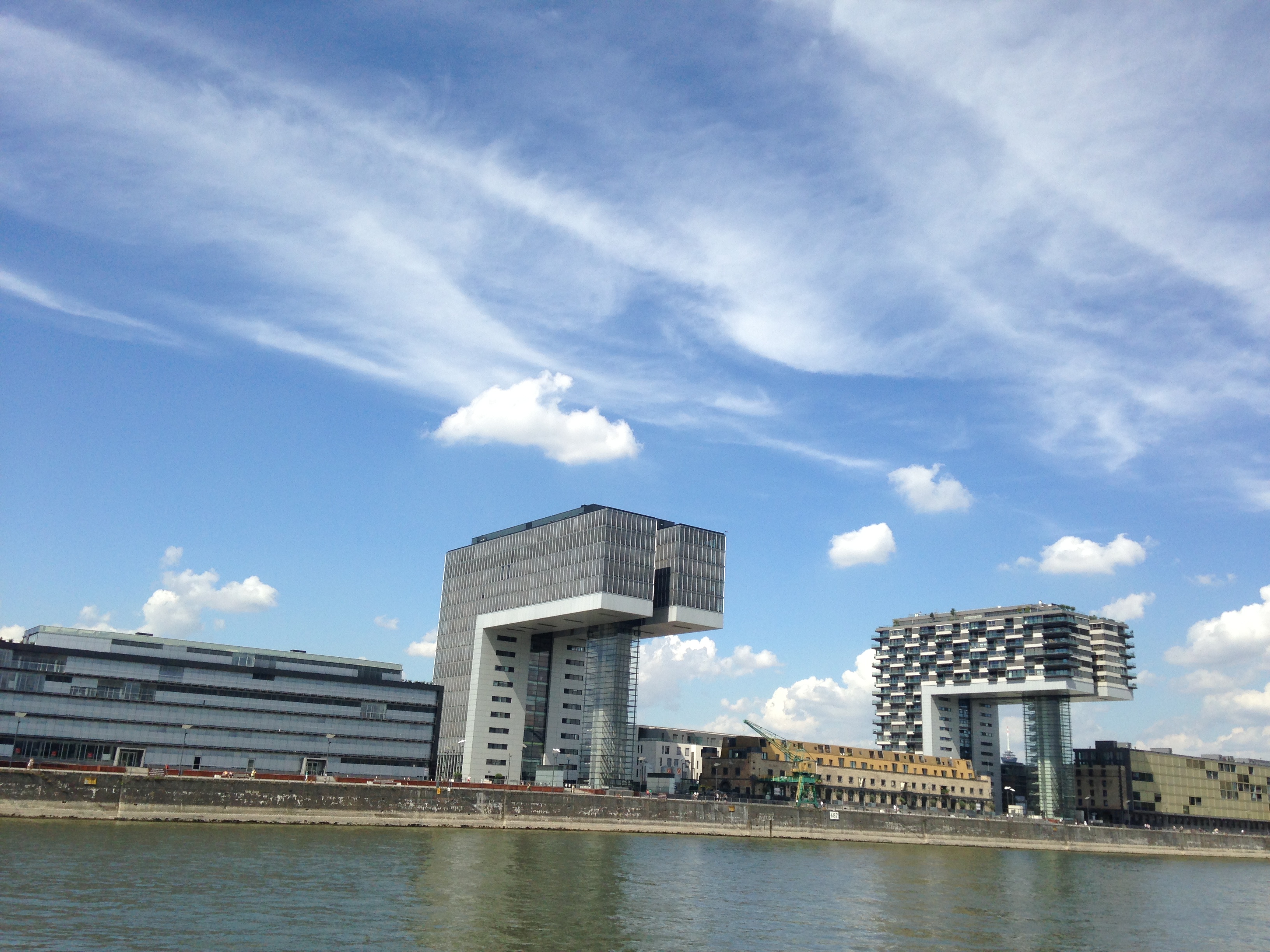 Kranbauten am Rhein